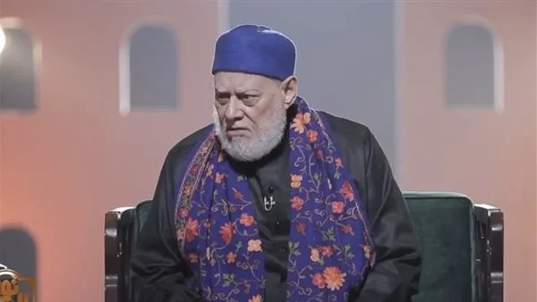 علي جمعة: النظر لموضع السجود ليس حقيقة الخشوع علي جمعة: النظر لموضع السجود ليس حقيقة الخشوع