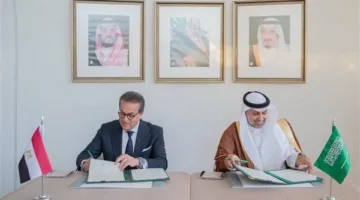 أبرزها الطب الافتراضي.. وزير الصحة يوقع مذكرة تفاهم مع نظيره السعودي لتبادل الخبرات في المجالات الصحية