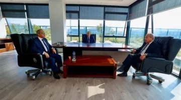 أبو ريدة والدرندلي وأبو العينين يمثلون اتحاد الكرة في كونجرس فيفا