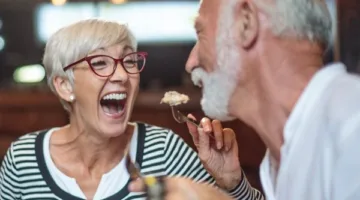 أطعمة يجب تجنبها في وجبة الإفطار لدى كبار السن حفاظًا على صحتهم.. تعرف عليها