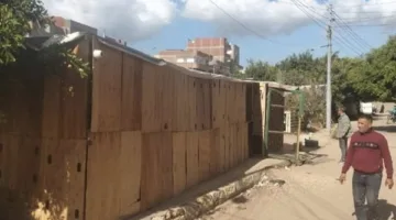 إزالة كابينة المتهم بخطف والتعدي على صغار كفر الدوار وسط فرحة الأهالي