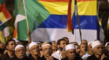 إسرائيل تجلي دروز سوريين للعلاج.. ومزاعم بتوزيع مساعدات داخل الأراضي السورية