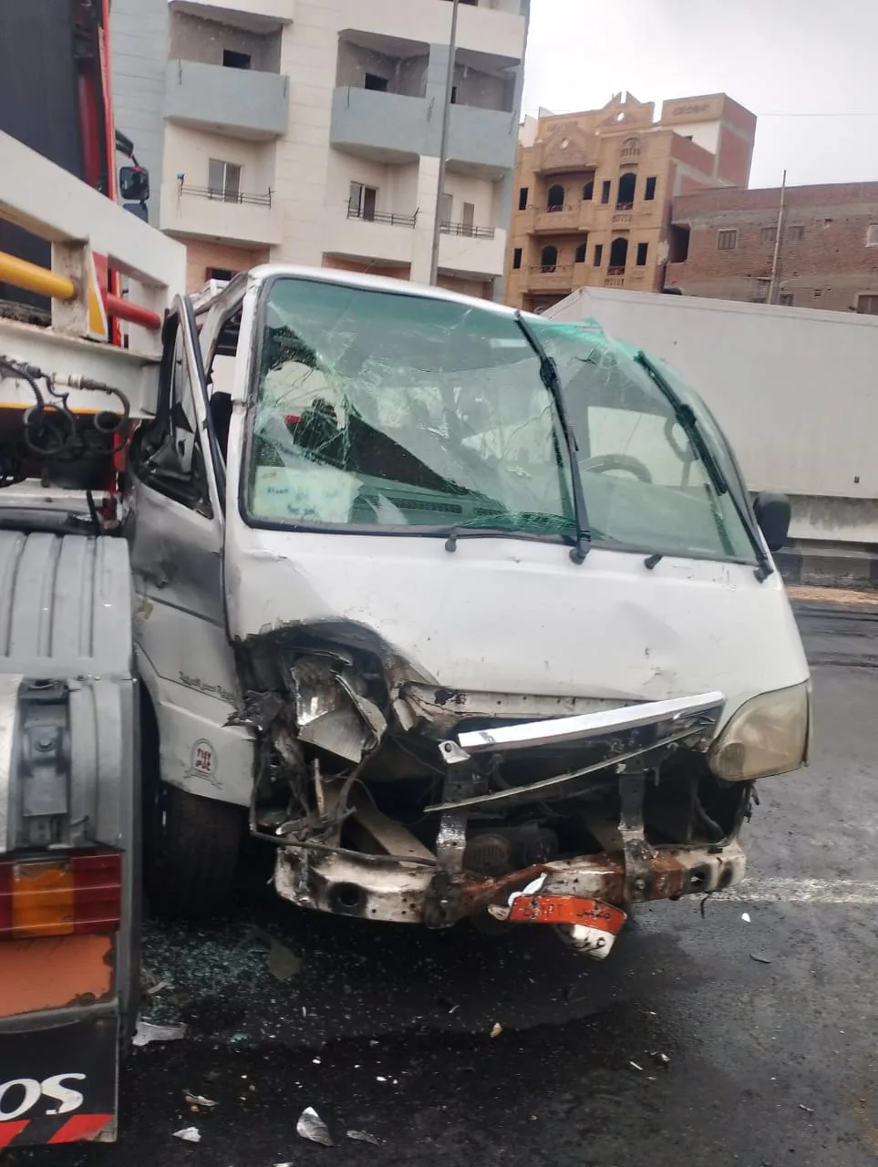 إصابة 6 أشخاص في تصادم سيارة نقل وميكروباص بالمنوفية | صور