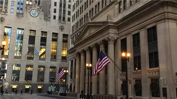 اجتماع الفيدرالي الأمريكي غدًا.. تثبيت متوقع وسط اضطرابات تجارية وتراجع التضخم