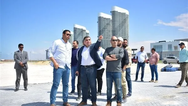 الإسكان: ضغط البرامج الزمنية لتسليم وحدات كمبوند مزارين بالعلمين الجديدة