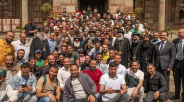 البابا تواضروس لمن يفكرون في الهجرة: ليست مجرد بحث عن المال | صور