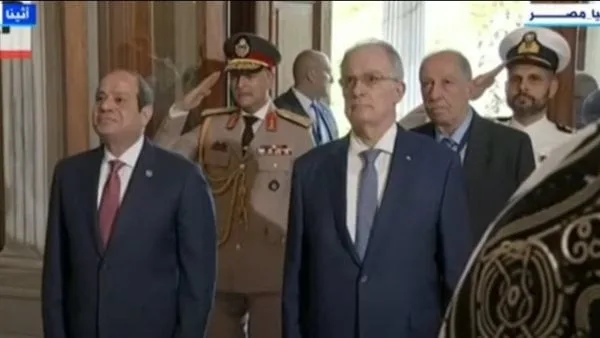 الرئيس السيسي يصل إلى القصر الرئاسي بالعاصمة اليونانية أثينا