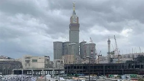 الطقس في السعودية.. الأمطار الرعدية غزيرة وتؤدي إلى جريان السيول