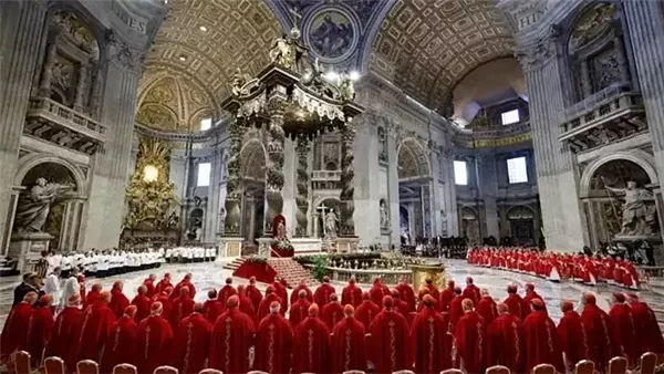 الفاتيكان يفشل في انتخاب بابا جديد خلفًا للبابا فرانسيس خلال الجولة الأولى من التصويت