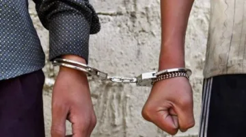 القبض على عاطلين بتهمة سرقة سيارة أحد الأشخاص من أمام عقار بالإسكندرية