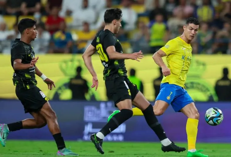 القنوات الناقلة لـ بث مباشر مباراة النصر والاتحاد اليوم في كلاسيكو الدوري السعودي 2025/2025