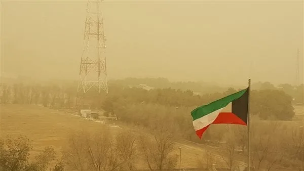 الكويت.. أجواء حارة وغائمة جزئيًا مع أمطار خفيفة