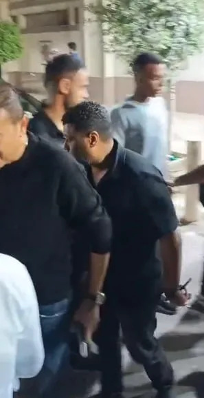 المخرج خالد يوسف ومحمد جمعة يقدمان واجب العزاء في والدة زوجة المنتج محمد السبكي