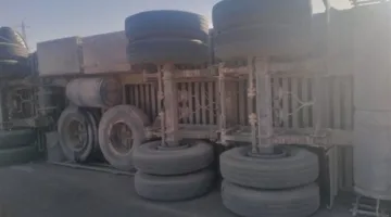 انقلاب تريلا محملة بـ 50 طن بطاطس في الوادي الجديد