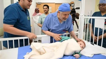 بتوجيهات ملك السعودية وولي عهده.. بدء عملية فصل توأم طفيلي مصري بمشاركة 26 استشاريا وأخصائيا