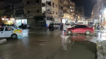 بعد غرقها.. محافظ كفر الشيخ يتابع ميدانيًا رفع مياه الأمطار من شوارع المدينة