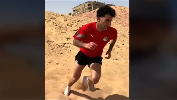 بقميص المنتخب.. تدريبات شاقة لزيزو في الصحراء استعدادًا للموسم الجديد بقميص المنتخب.. تدريبات شاقة لزيزو في الصحراء استعدادًا للموسم الجديد