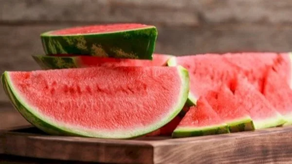 تحذير صحي: الإفراط في تناول البطيخ يهدد صحة الأطفال تحذير صحي: الإفراط في تناول البطيخ يهدد صحة الأطفال