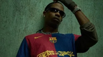 ترافيس سكوت يضع بصمته على الكلاسيكو الإسباني بتصميم قميص برشلونة الجديد | صور