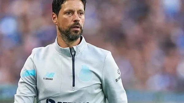 تقارير: فيتور برونو مدرب بورتو السابق مرشح لتدريب الأهلي.. وجوميز في الصورة تقارير: فيتور برونو مدرب بورتو السابق مرشح لتدريب الأهلي.. وجوميز في الصورة