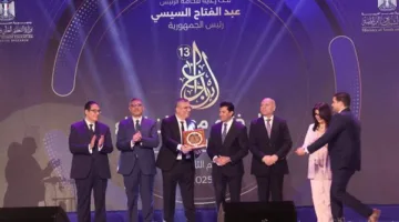 تكريم عمرو الليثي أفضل إعلامي في ختام مهرجان إبداع 13 لشباب الجامعات