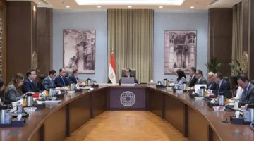 رئيس الوزراء يترأس اجتماع المجموعة الاقتصادية لبحث عدد من الملفات المهمة