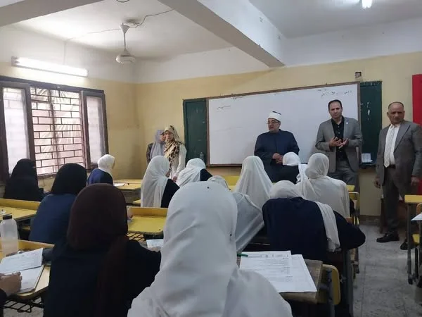 رئيس منطقة الجيزة الأزهرية: لا شكاوى داخل لجان امتحانات النقل الثانوي