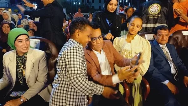 سامح حسين من قلب ساحة أبو الحجاج: فخور بالتكريم في بلد الإمام.. وشعب الأقصر سفراء التفاؤل سامح حسين من قلب ساحة أبو الحجاج: فخور بالتكريم في بلد الإمام.. وشعب الأقصر سفراء التفاؤل