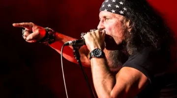 سعر التذكرة بـ 50 ألف جنيه.. ديف إيفانز نجم الروك العالمي يُحيي أول حفلاته في مصر