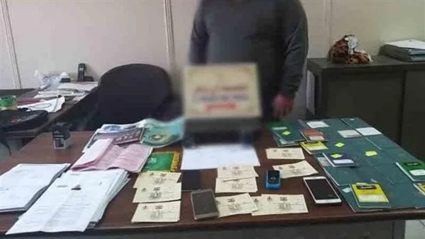 شركة تستغل اسم أخرى شهيرة وتنصب علي المواطنين.. وأحد الضحايا: "دفعت 350 ألف جنيه وكتبت على نفسي إيصالات أمانة وهتحبس" شركة تستغل اسم أخرى شهيرة وتنصب علي المواطنين.. وأحد الضحايا: "دفعت 350 ألف جنيه وكتبت على نفسي إيصالات أمانة وهتحبس"