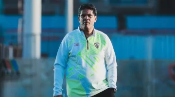 شوبير يكشف كواليس جلسة أيمن الرمادي الأولى مع لاعبي الزمالك