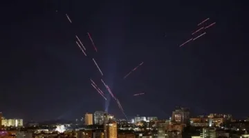 عقب تقارير عن هجوم بمسيرات.. هيئة الطيران الروسية تعلق الرحلات بالمطارات الـ 3 الرئيسية في العاصمة موسكو