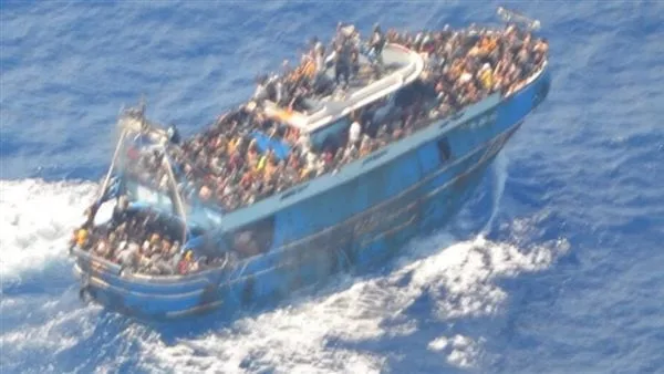 على متنها 29 شخصًا.. إحباط محاولة سفينة هجرة غير شرعية بميناء شرق التفريعة ببورسعيد | أسماء على متنها 29 شخصًا.. إحباط محاولة سفينة هجرة غير شرعية بميناء شرق التفريعة ببورسعيد | أسماء