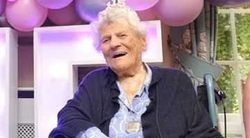 عن عمر يناهز 115 عاما.. أكبر معمرة في العالم بريطانية