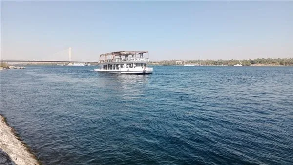 عودة حركة الملاحة النهرية عقب استقرار الأحوال الجوية بأسوان عودة حركة الملاحة النهرية عقب استقرار الأحوال الجوية بأسوان