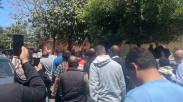 غياب كامل لنجوم الفن.. لقطات من جنازة الفنان نعيم عيسى في الإسكندرية