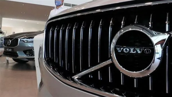 فولفو تستدعي أكثر من 400 ألف سيارة بسبب مشكلة في كاميرا الرؤية الخلفية فولفو تستدعي أكثر من 400 ألف سيارة بسبب مشكلة في كاميرا الرؤية الخلفية