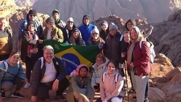 في يوم الإجازة.. إقبال كبير من السائحين والزائرين على مدينة سانت كاترين