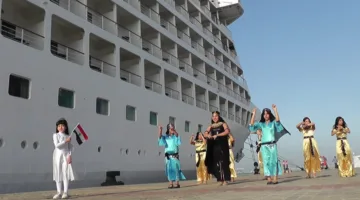 قادمة من قبرص.. ميناء الإسكندرية يستقبل السفينة السياحية Seven Seas Navigator