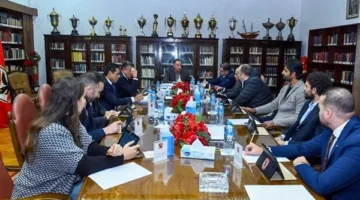 قبل مونديال الأندية.. الأهلي يستقبل وفدًا من السفارة الأمريكية ويبحث التعاون المشترك