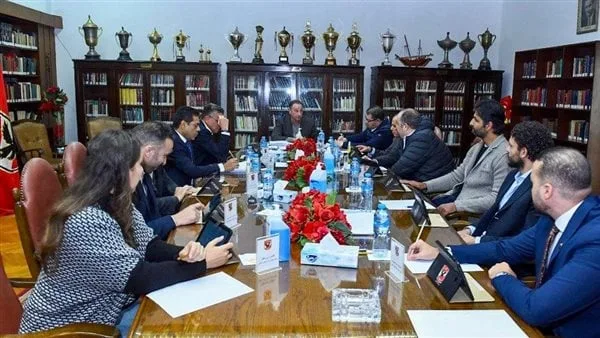 قبل مونديال الأندية.. الأهلي يستقبل وفدًا من السفارة الأمريكية ويبحث التعاون المشترك