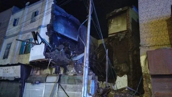 قرار عاجل بإخلاء السكان.. انهيار جزئي لمنزل مكون من 3 طوابق في قنا