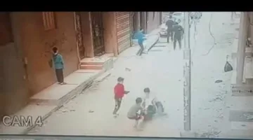 كانوا بيلعبوا مع بعض.. طالب يعتدي على زميله بـ قالب طوب في المحلة