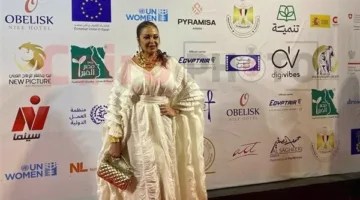 كندة علوش وداليا البحيري ورانيا فريد شوقي أول الحاضرين على ريد كاربت افتتاح مهرجان أسوان لأفلام المرأة