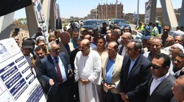 لتيسير الحركة المرورية.. محافظ قنا ورئيس الجهاز المركزي للتعمير يفتتحان كوبري فرشوط العلوي