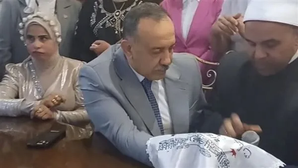 لفتة إنسانية│ محافظ أسيوط وكيلا لعروس من دار أيتام.. ويتكفل بحفل زفافها لفتة إنسانية│ محافظ أسيوط وكيلا لعروس من دار أيتام.. ويتكفل بحفل زفافها