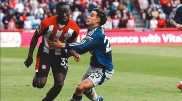 مانشستر يونايتد يسقط أمام برينتفورد برباعية في الدوري الإنجليزي