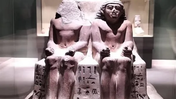 متحف آثار سوهاج يعلن عرض تمثال فريد لرئيس عمال من الدولة القديمة