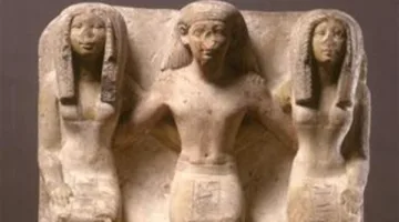 متحف فلورنسا يعرض تمثالًا لكاتب ملكي وزوجته من عصر الدولة الحديثة