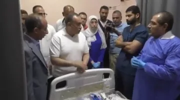 محافظ أسيوط يوجه بعلاج مريض يعاني من داء الفيل على نفقته الخاصة